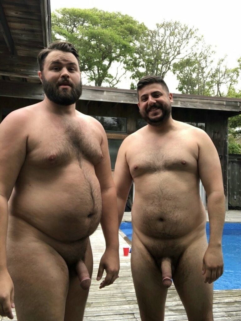 Homem gordo nu