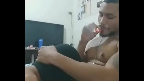 Mamando o Zé droguinha gostoso da favela