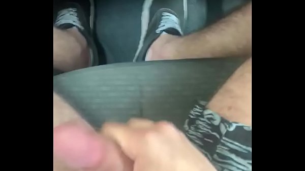 Moleque safado batendo punheta no Uber